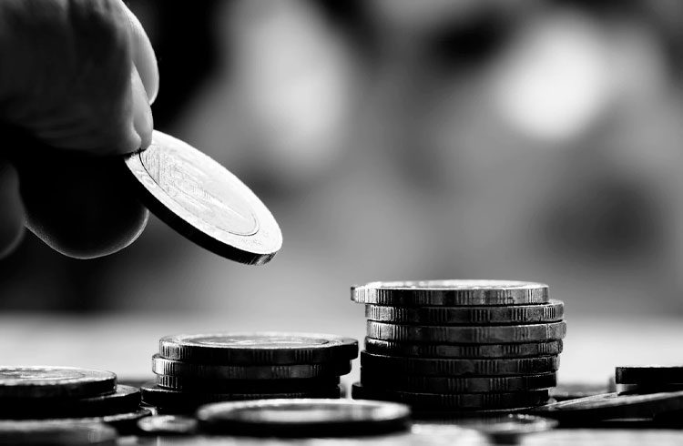 Mercado de criptomoedas é um “esgoto aberto de malfeitores”, afirma Charlie Munger