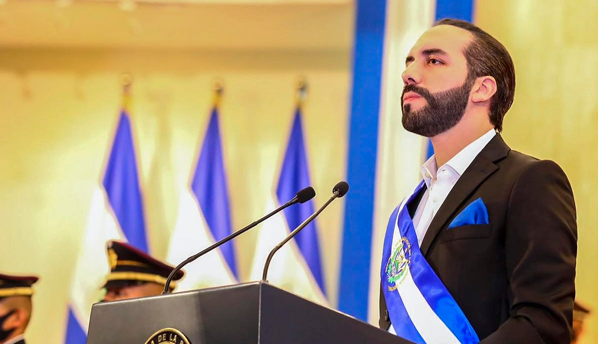 El Salvador quer comprar de volta títulos do tesouro após aposta mal calculada no bitcoin