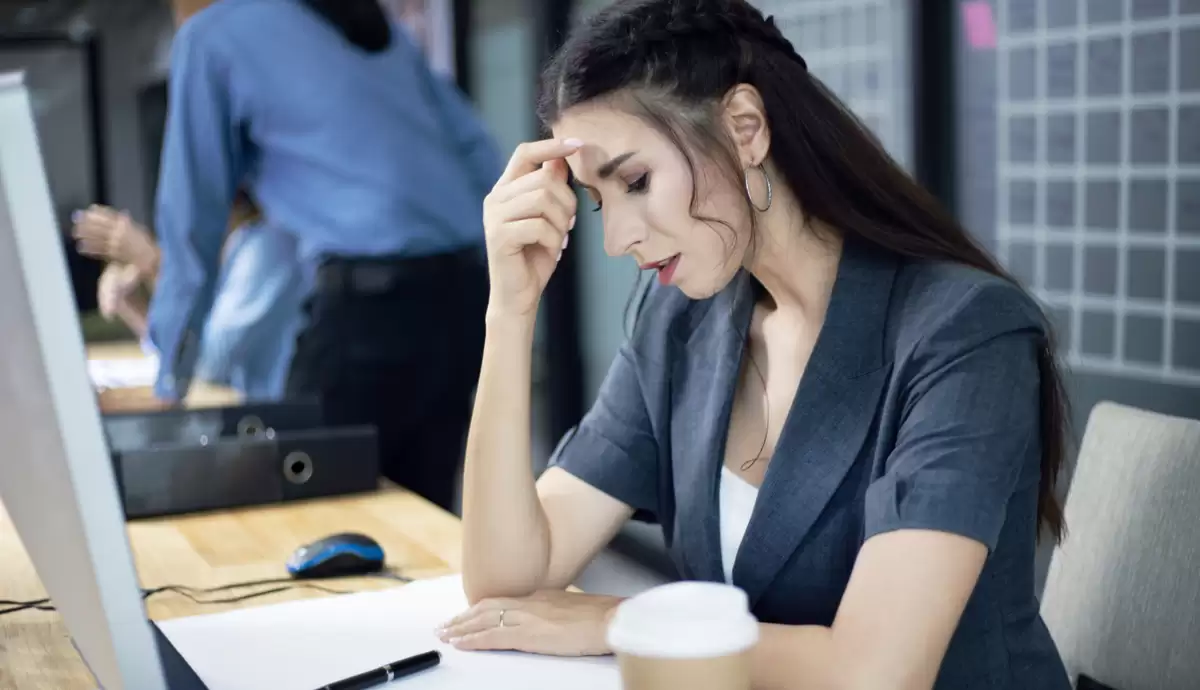 Bitcoin despenca após sinalização de que EUA podem seguir aumentando os juros