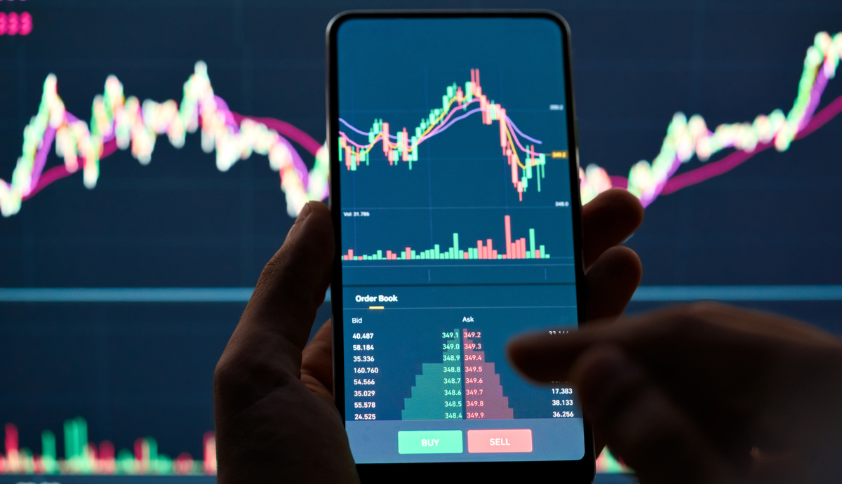 Manhã Cripto: Bitcoin (BTC) e Ethereum (ETH) operam com volatilidade; Binance anuncia novos nomes de conselho global