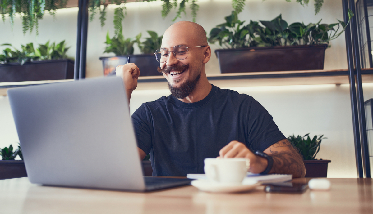 Manhã Cripto: Bitcoin (BTC) reage e volta para cima dos US$ 20 mil; Ethereum (ETH) dispara quase 10%