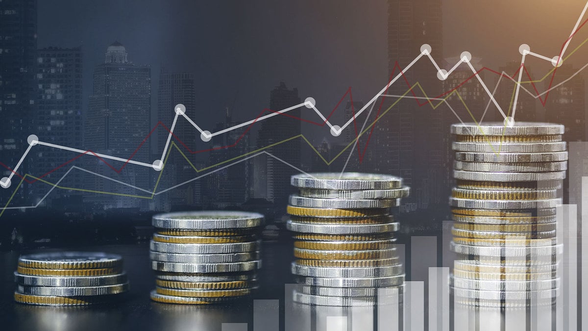 ADA, SHIB, and XRP Surge as Bitcoin Climbs $17,000: Details