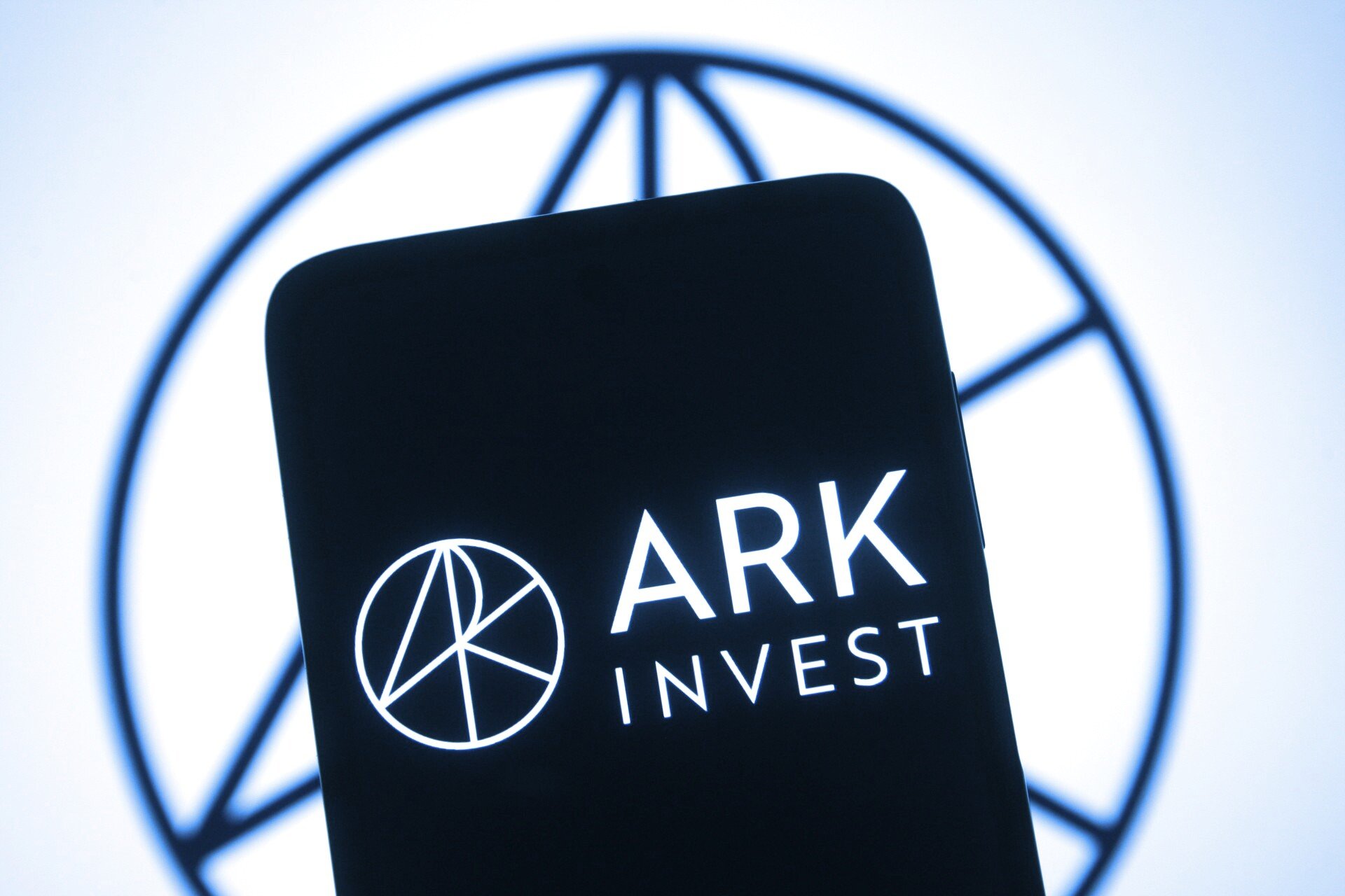 Cathie Wood’s Ark Invest Dumps $75M in Coinbase Stock