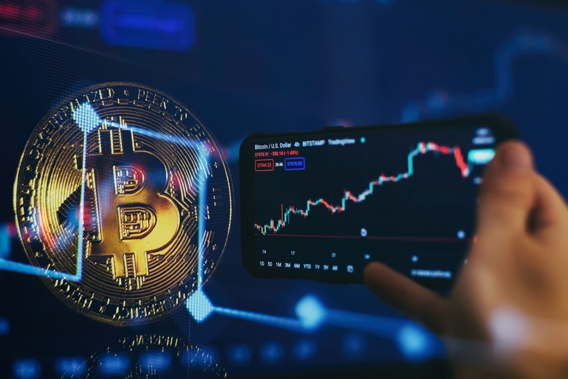 Analisi dei prezzi di Bitcoin (30k), Ethereum (1.8k) e Chainlink