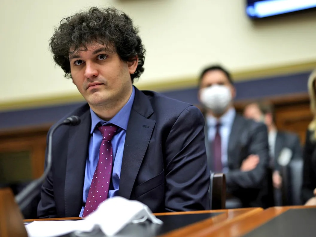 Alameda está “encerrando operações” e FTX tem outras propostas na mesa, diz CEO