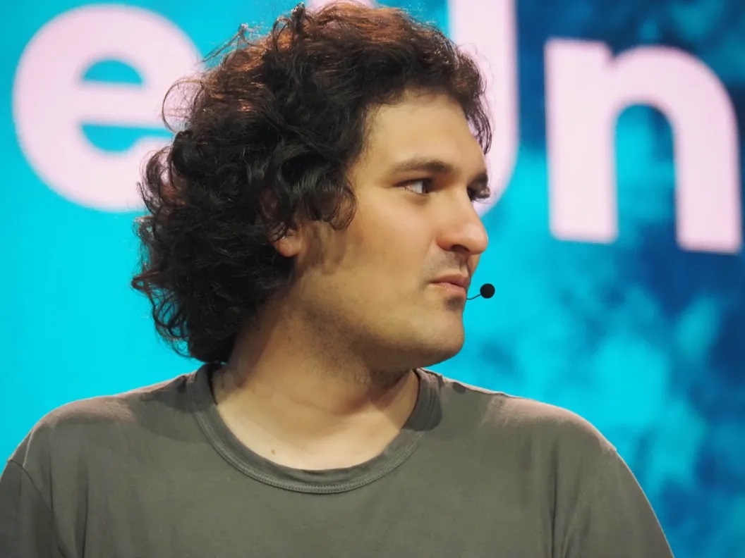 Alameda, empresa-irmã da FTX, é cobrada pela suposta venda de tokens que deveria manter por 3 anos